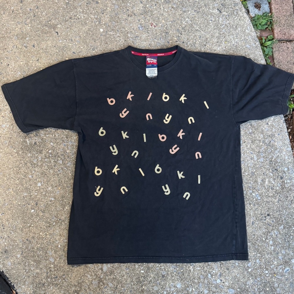 Brooklyn Xpress Mens XL Black Graphic Tee BKLYN Scattered Letter Print T-Shirt - Picture 1 of 4